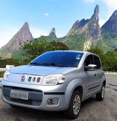 FIAT UNO 1.0 EVO VIVACE 8V FLEX 4P MANUAL FIAT UNO 1.0 EVO VIVACE 8V FLEX 4P MANUAL